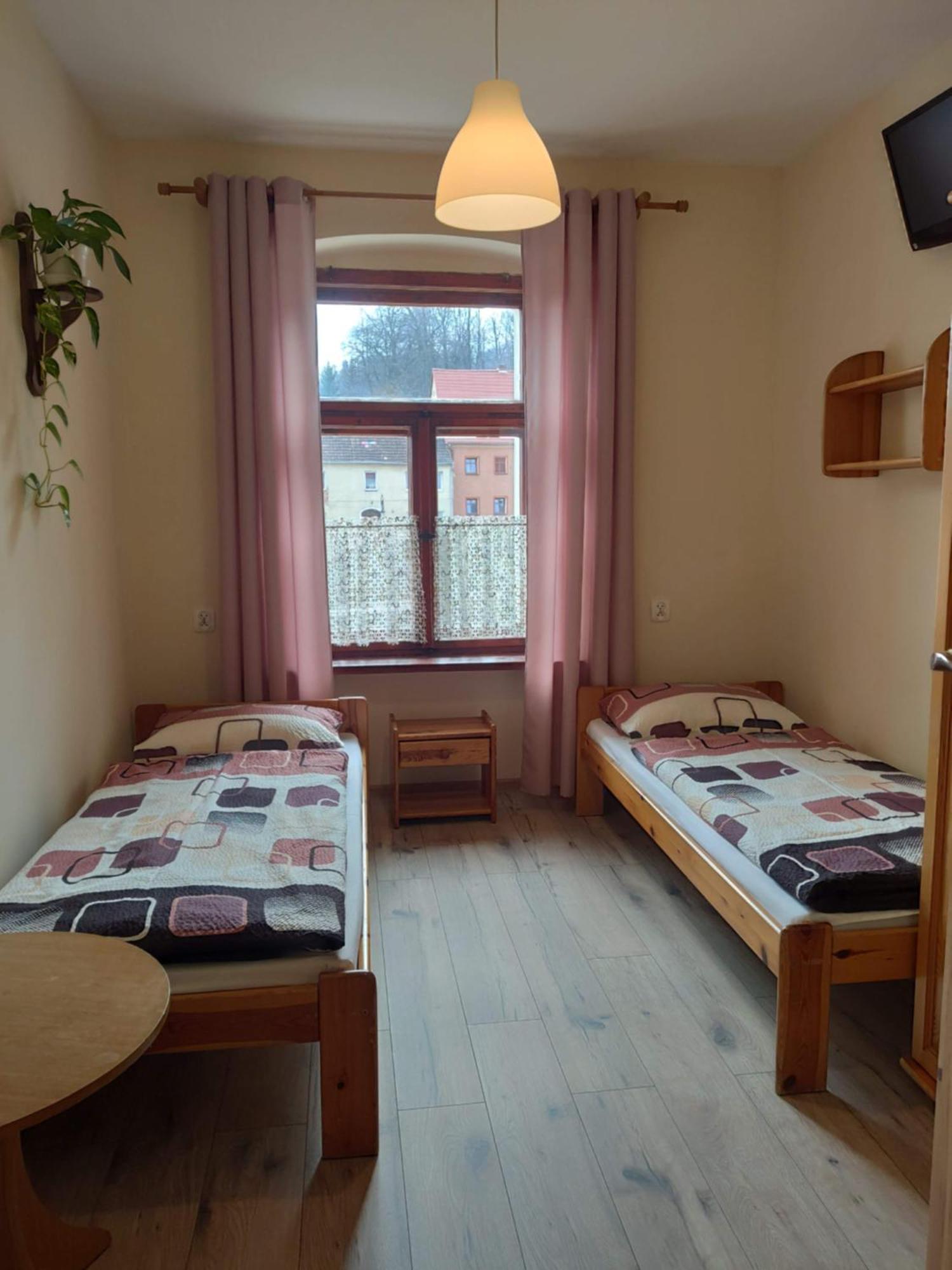 Apartamenty I Pokoje Goscinne "Wacus" Srebrna Góra Exterior foto