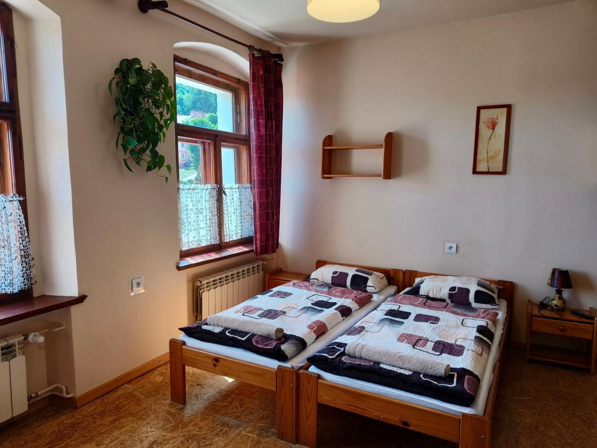 Apartamenty I Pokoje Goscinne "Wacus" Srebrna Góra Exterior foto